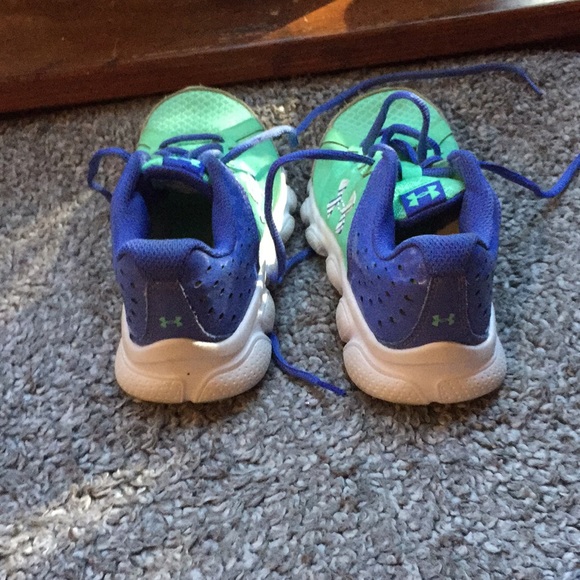 Brand new under armor shoes - Picture 3 of 4